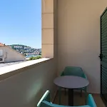 فندق Berkeley 4*