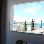فندق Berkeley دوبروفينك