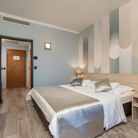 Berkeley Hotel 4*