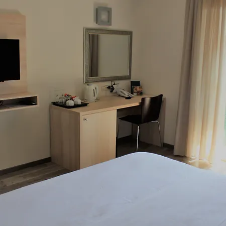 فندق Berkeley 4*